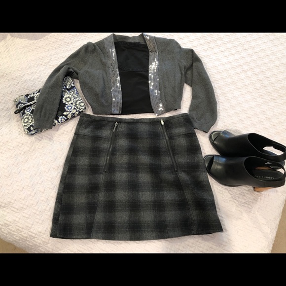 Kenar Plaid Skirt w/back zip closure Sz 2 - Picture 4 of 5